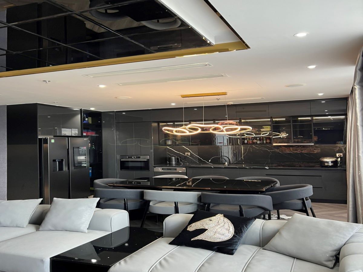 Bán căn hộ Golden River Bason 3 Phòng Ngủ OT 121m2